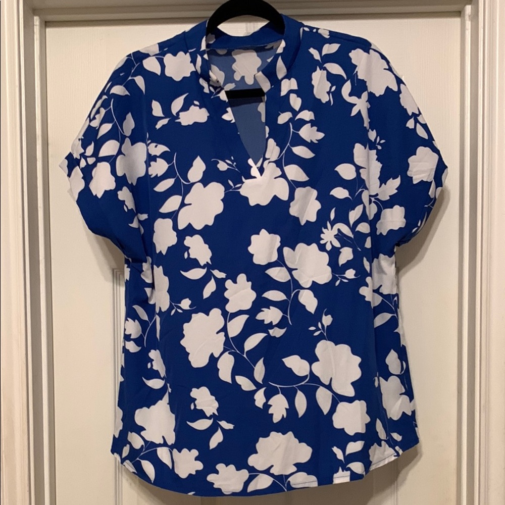 New York & Company Blue and White Graphic Blouse with Mandarin Collar